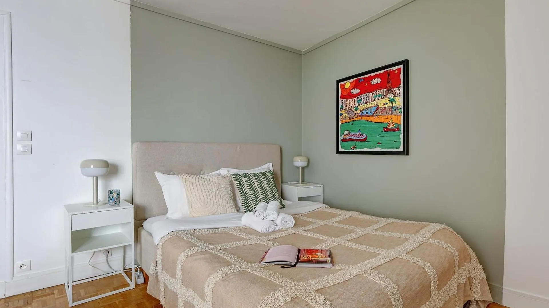 Notre Dame & La Seine With Balcony - Cityapartmentstay Paris