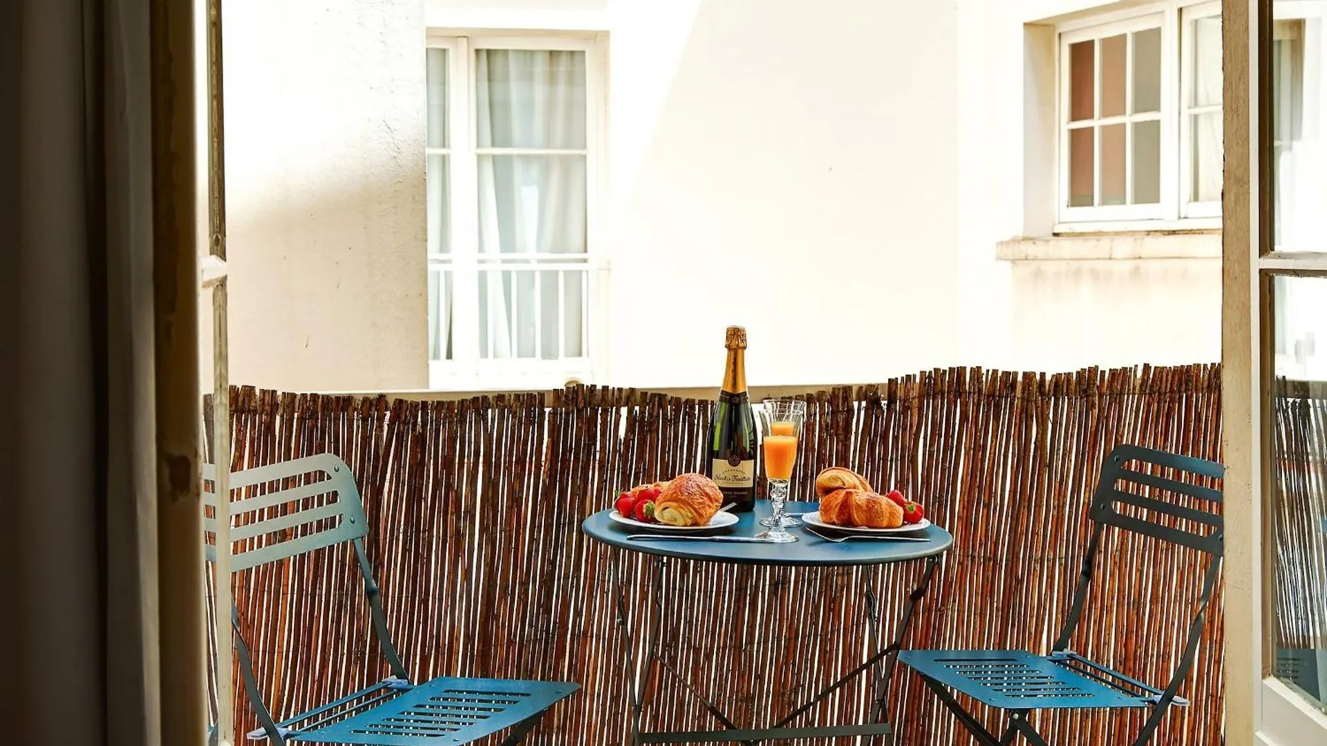 Apartment Notre Dame & La Seine With Balcony - Cityapartmentstay Paris